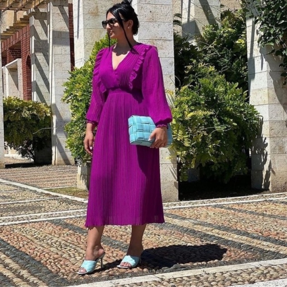 🆕 Zara Magenta Pleated Midi Dress